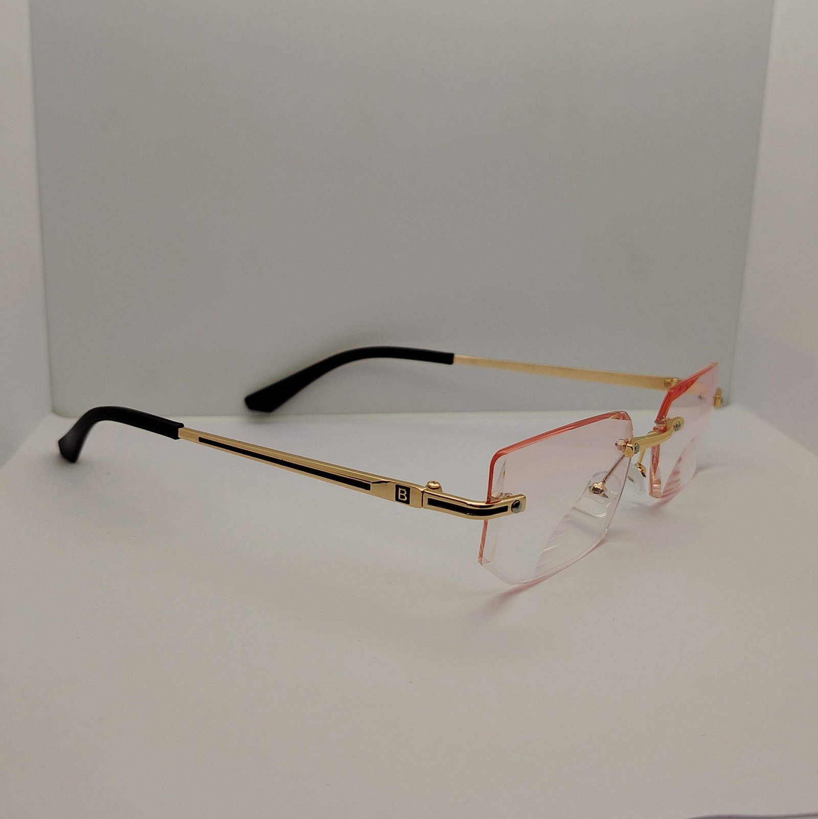 V004 Royal Vision - Image 6